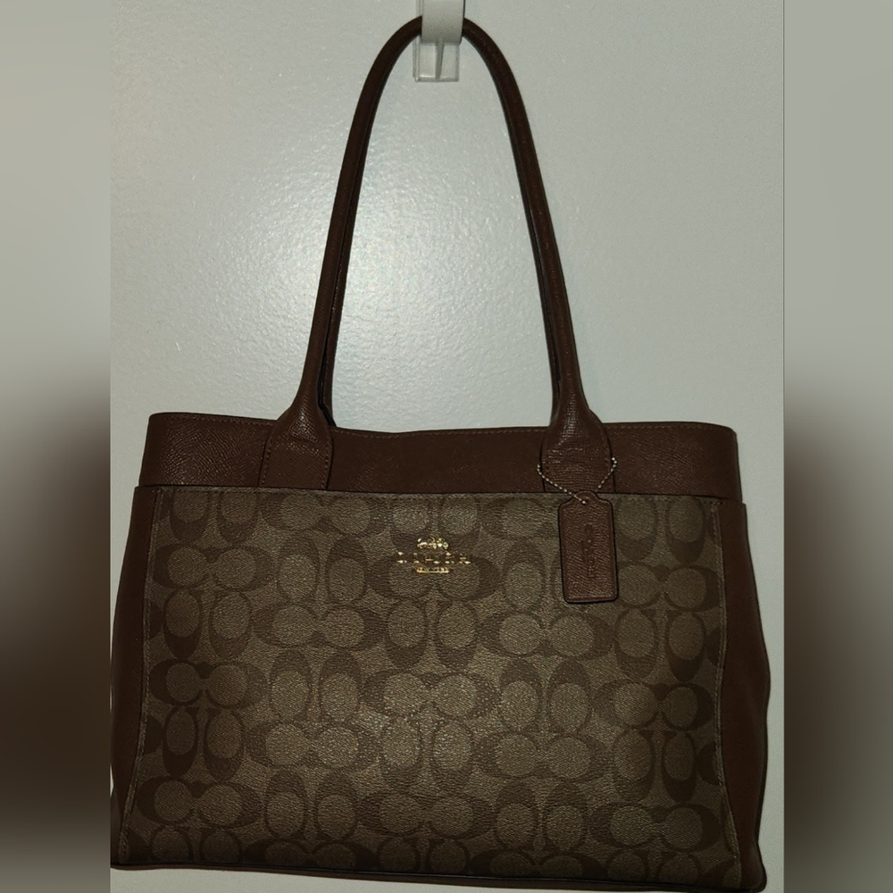 COACH Casey Signature Logo TOTE HANDBAG